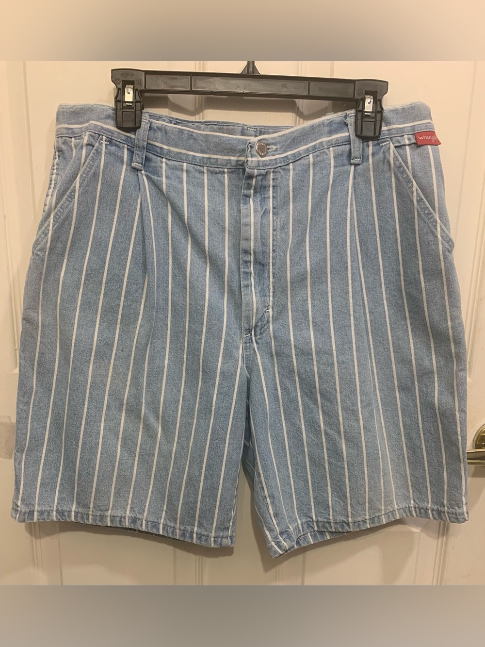 Vintage Wrangler Pinstripe Retro Women’s Denim Shorts.           3330